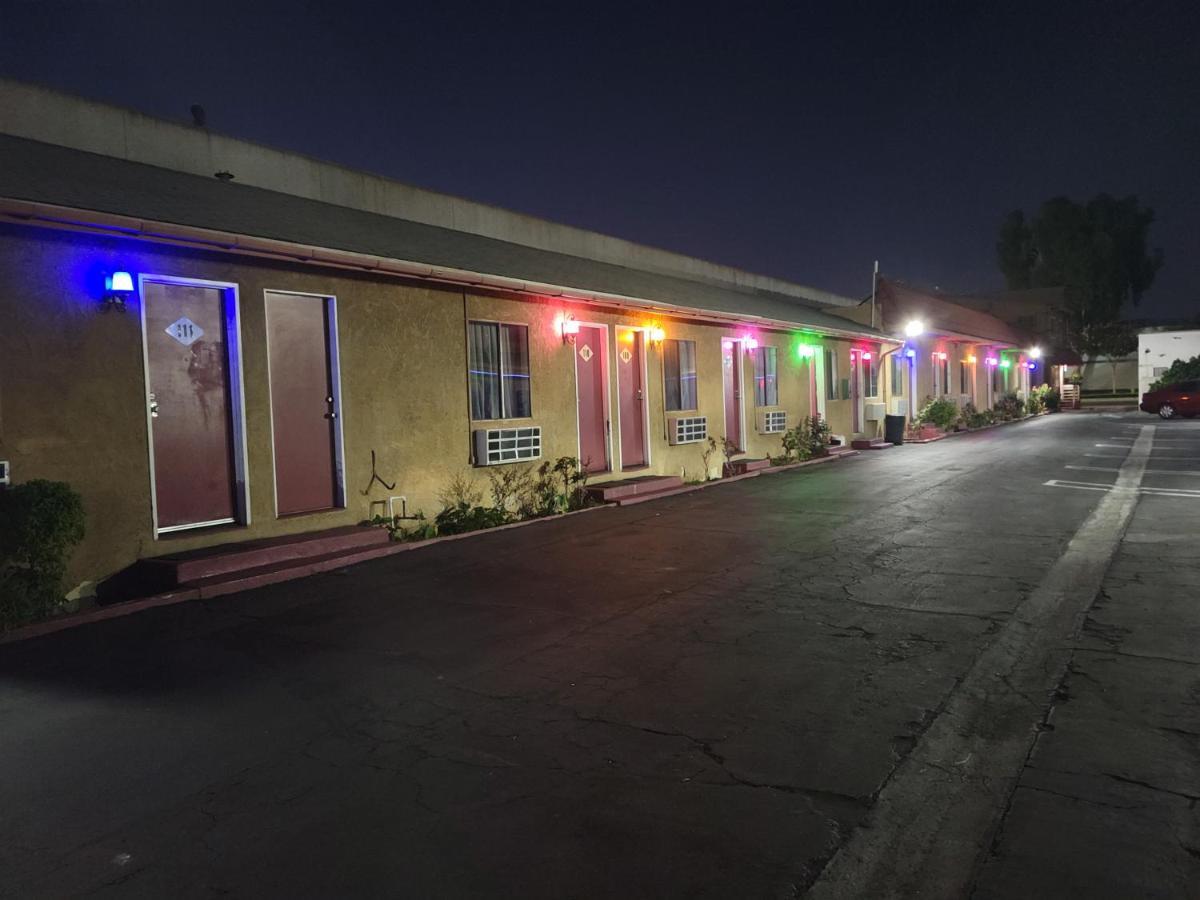 Deluxe Motel, Los Angeles Area Downey Bagian luar foto