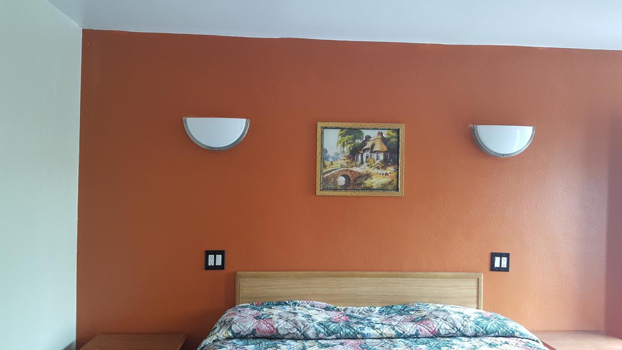 Deluxe Motel, Los Angeles Area Downey Bagian luar foto